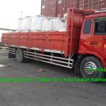 Pemuatan-dengan-forklift-crane Pemuatan-dengan-forklift-crane